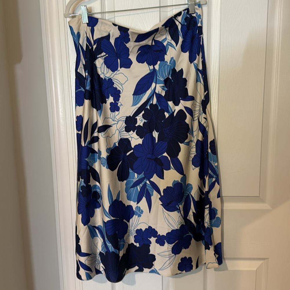 J. Crew Gwyneth slip skirt, painted floral, size large - Picture 6 of 8